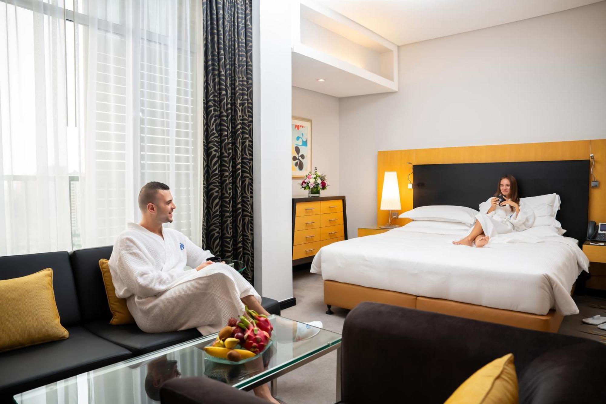 Hala Arjaan by Rotana, Deluxe Hotel Apartments Abu Dhabi Buitenkant foto