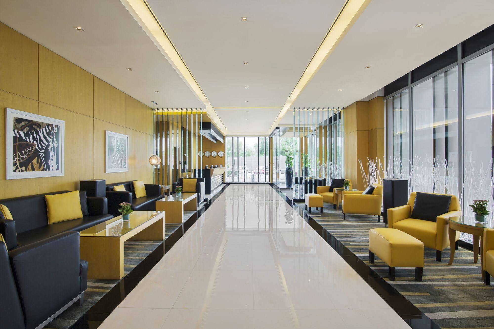 Hala Arjaan by Rotana, Deluxe Hotel Apartments Abu Dhabi Buitenkant foto
