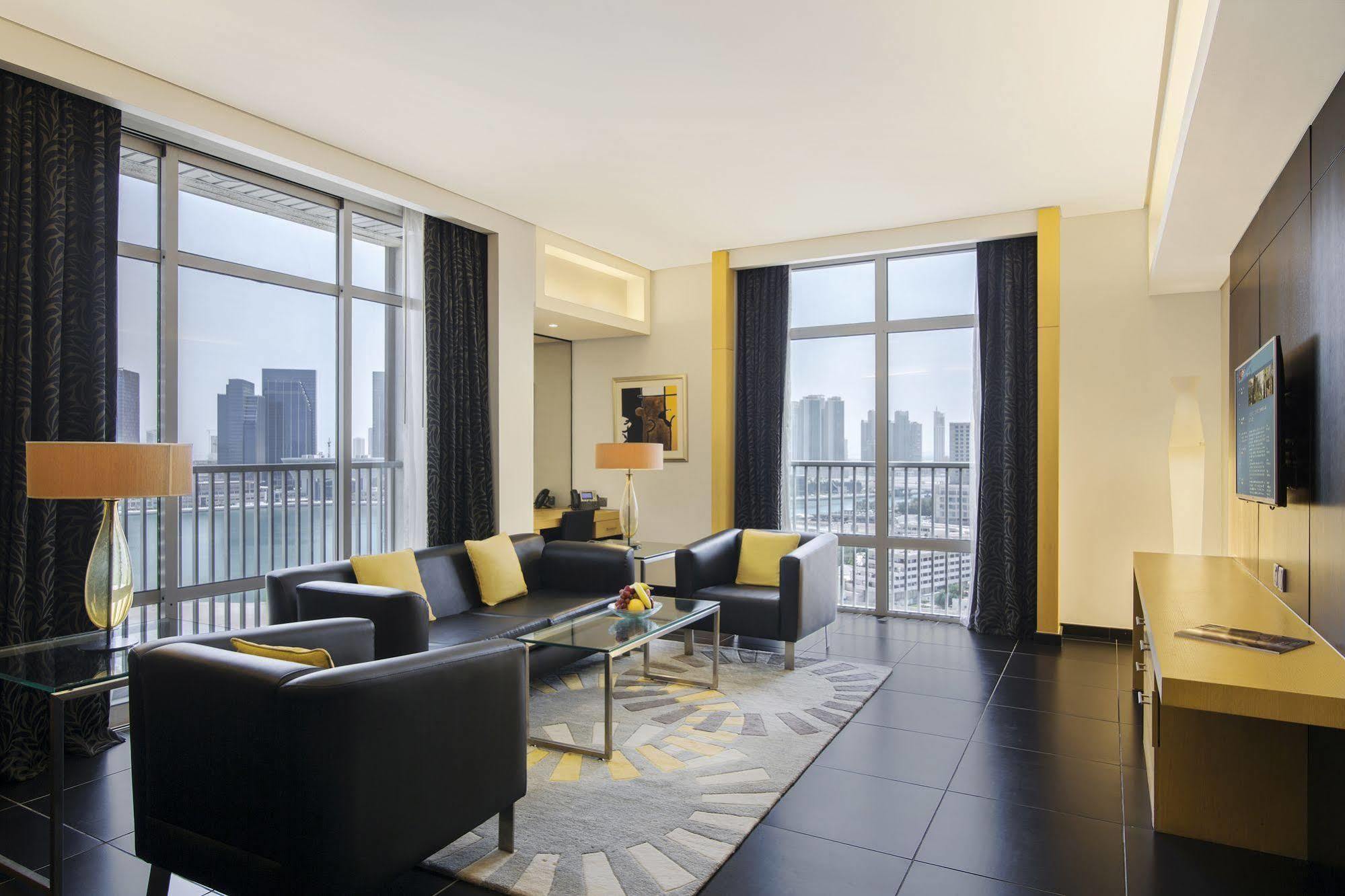 Hala Arjaan by Rotana, Deluxe Hotel Apartments Abu Dhabi Buitenkant foto