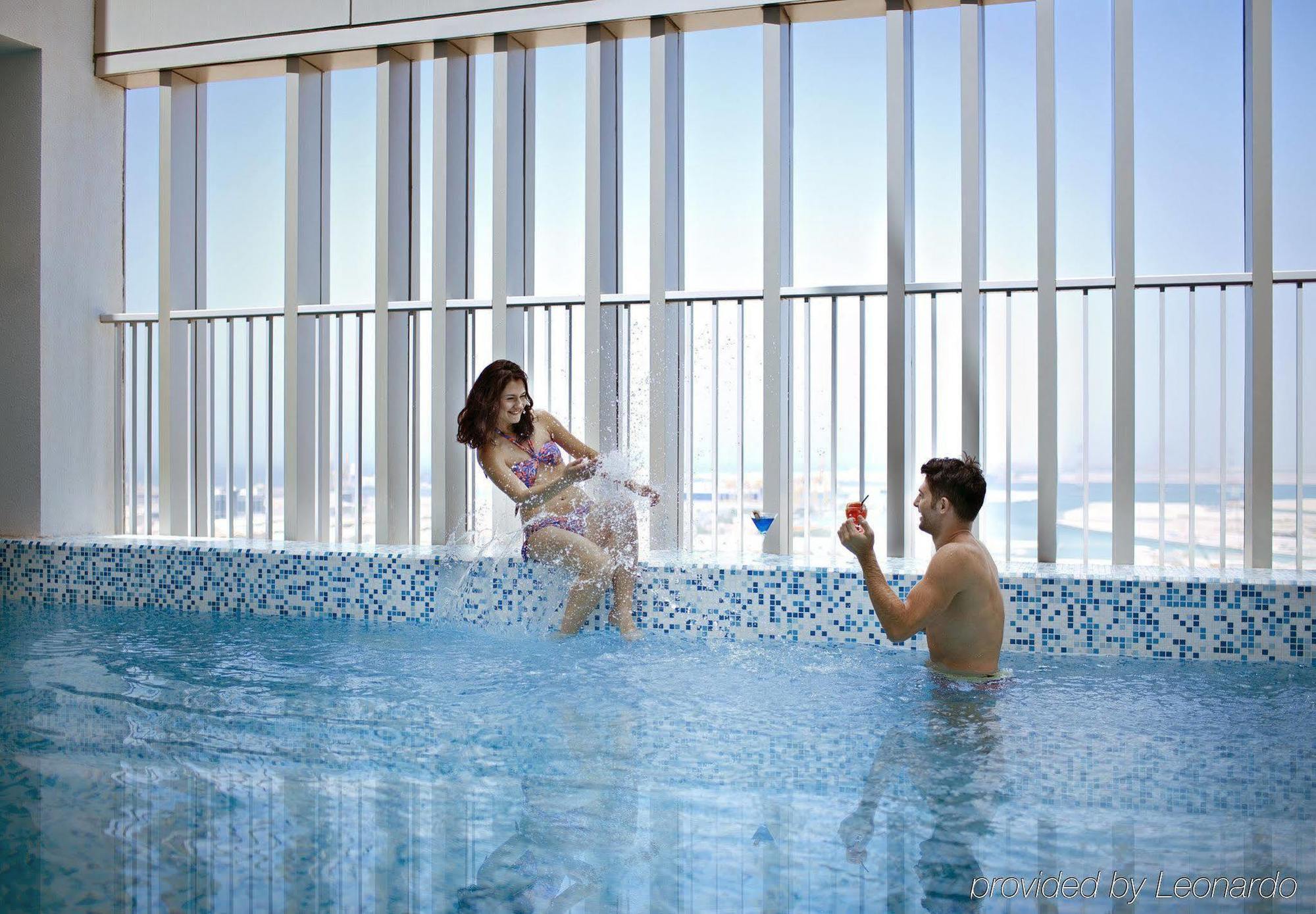 Hala Arjaan by Rotana, Deluxe Hotel Apartments Abu Dhabi Buitenkant foto